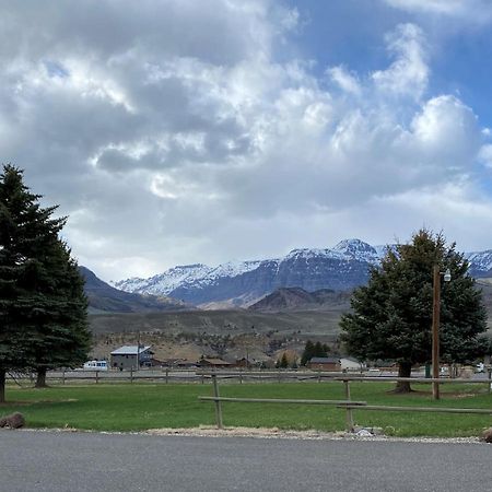 Green Creek Inn And Rv Park Wapiti Exterior photo