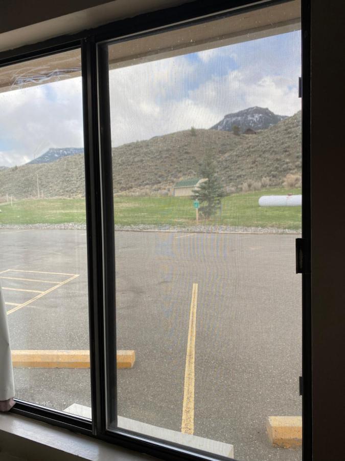 Green Creek Inn And Rv Park Wapiti Exterior photo