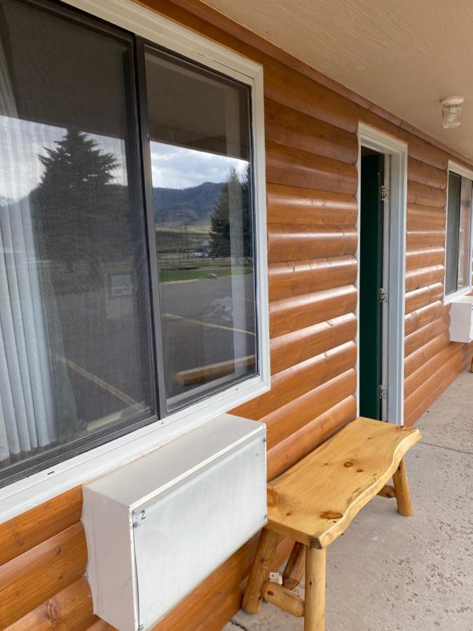 Green Creek Inn And Rv Park Wapiti Exterior photo