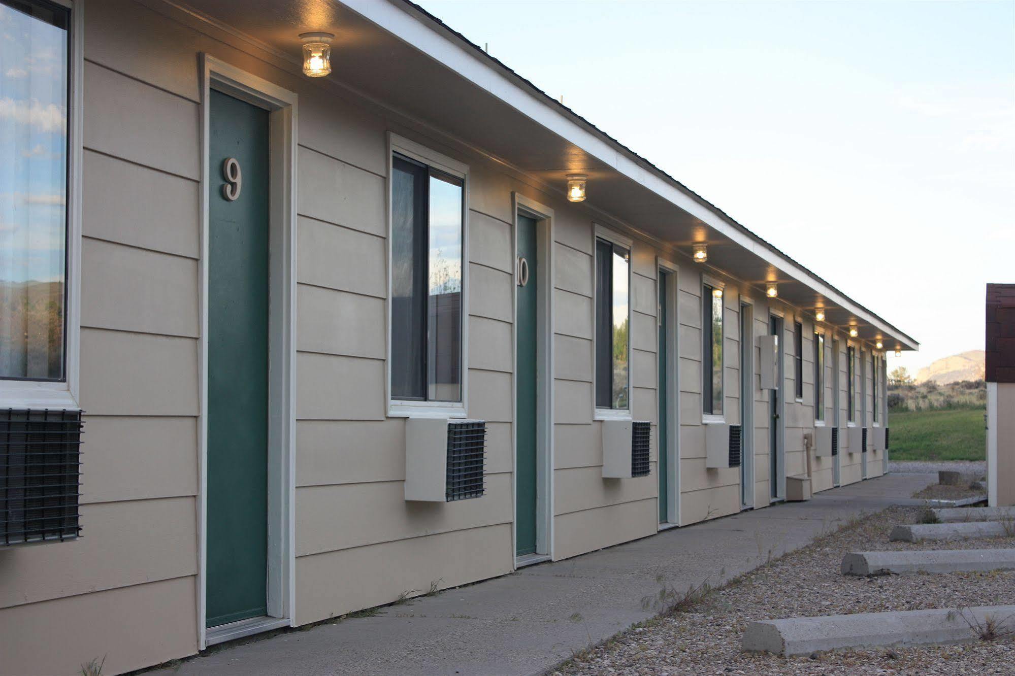 Green Creek Inn And Rv Park Wapiti Exterior photo