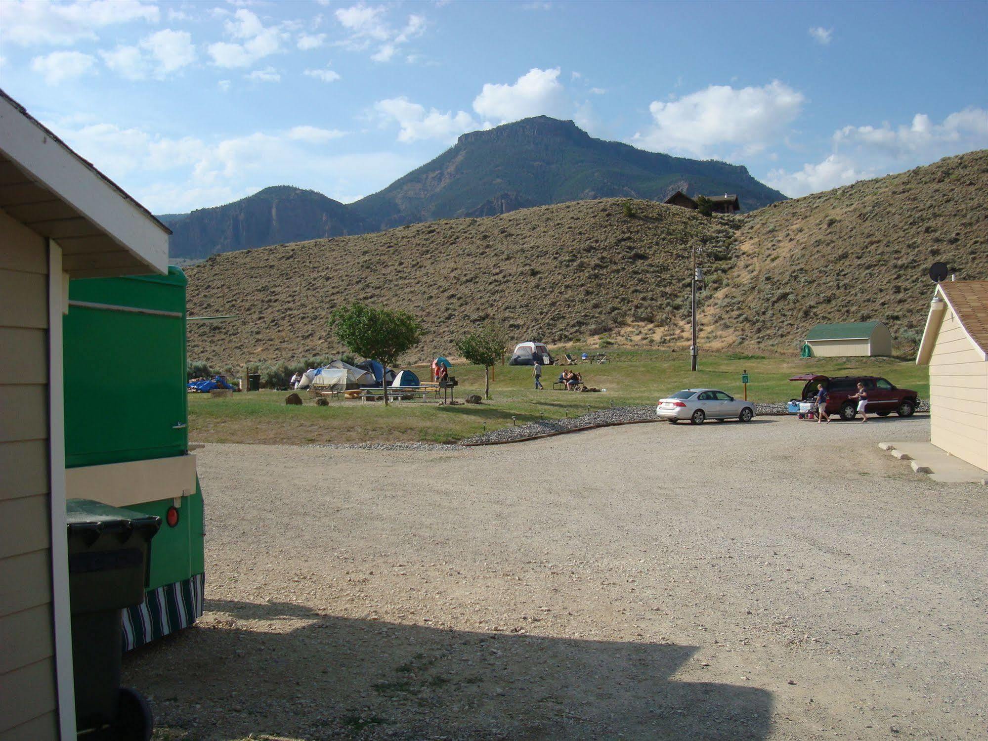 Green Creek Inn And Rv Park Wapiti Exterior photo
